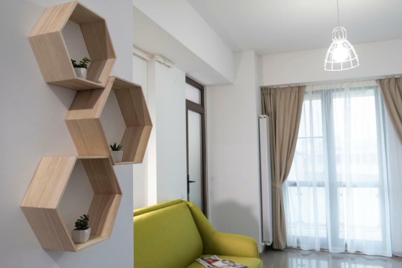 ياش Axis Apartments المظهر الخارجي الصورة